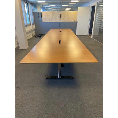 Konferansebord i oljet eik fra Horreds, 480x120 cm