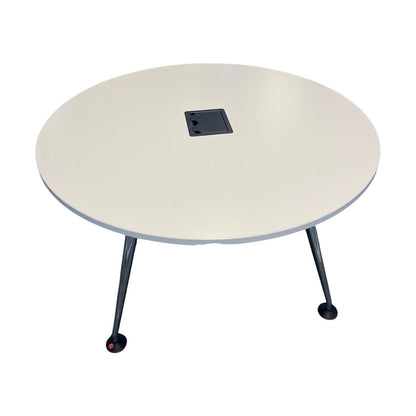 Sirkulært møtebord fra Fora Form, hvit, 130x130 cm