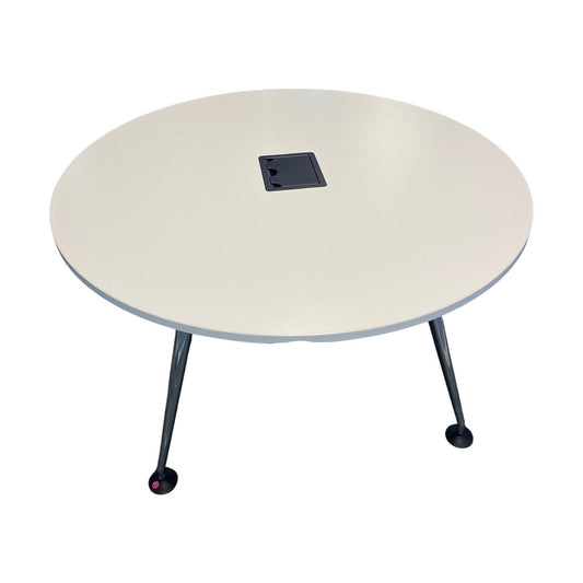 Sirkulært møtebord fra Fora Form, hvit, 130x130 cm