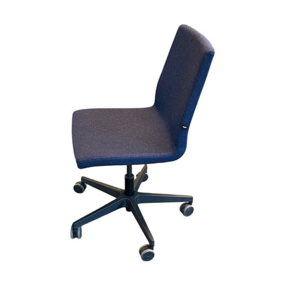 Møtestol fra Topstar, ullstoff, med hjul