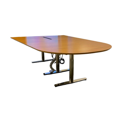 Veggrettet videomøtebord i oljet eik fra Horreds, 240x160 cm