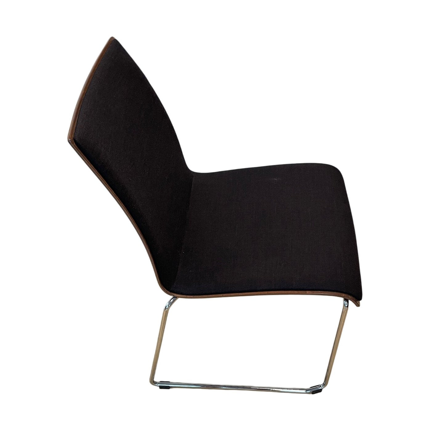 Fox møteromsstol fra Brunner, stablebar