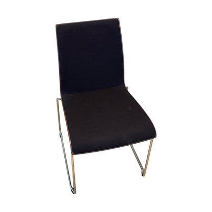 Fox møteromsstol fra Brunner, stablebar