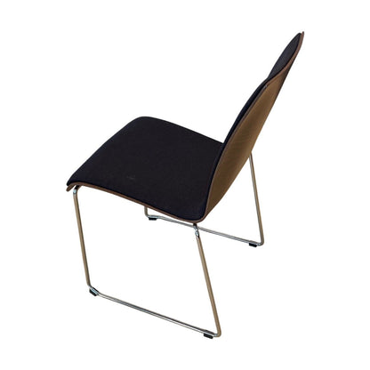 Fox møteromsstol fra Brunner, stablebar