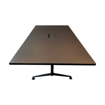 Kvart møtebord fra Fora Form, svart laminat, 240x120 cm