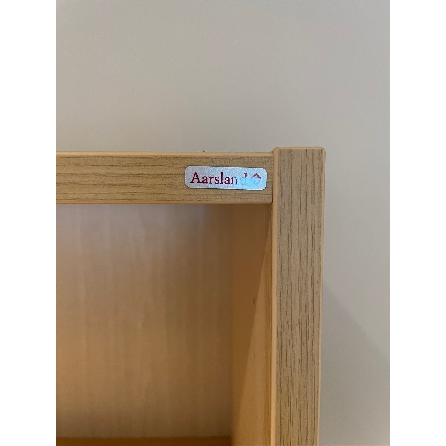 Bokhylle i eik fra Aarsland, 80x40x165 cm, beige