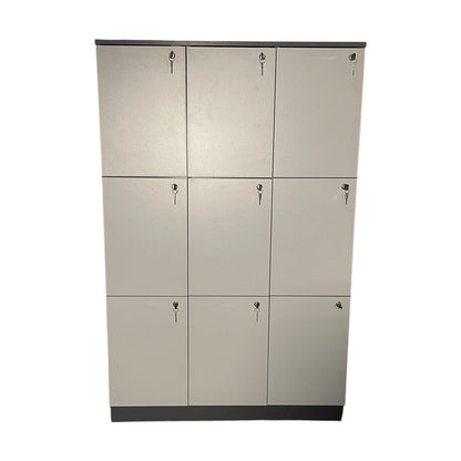 Småroms skap i grå, 111x42x172 cm