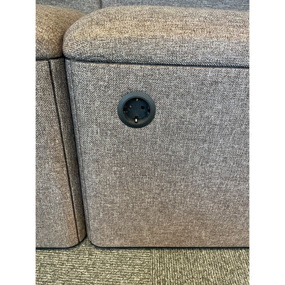dB loungesofa fra Abstracta med integrert strømuttak