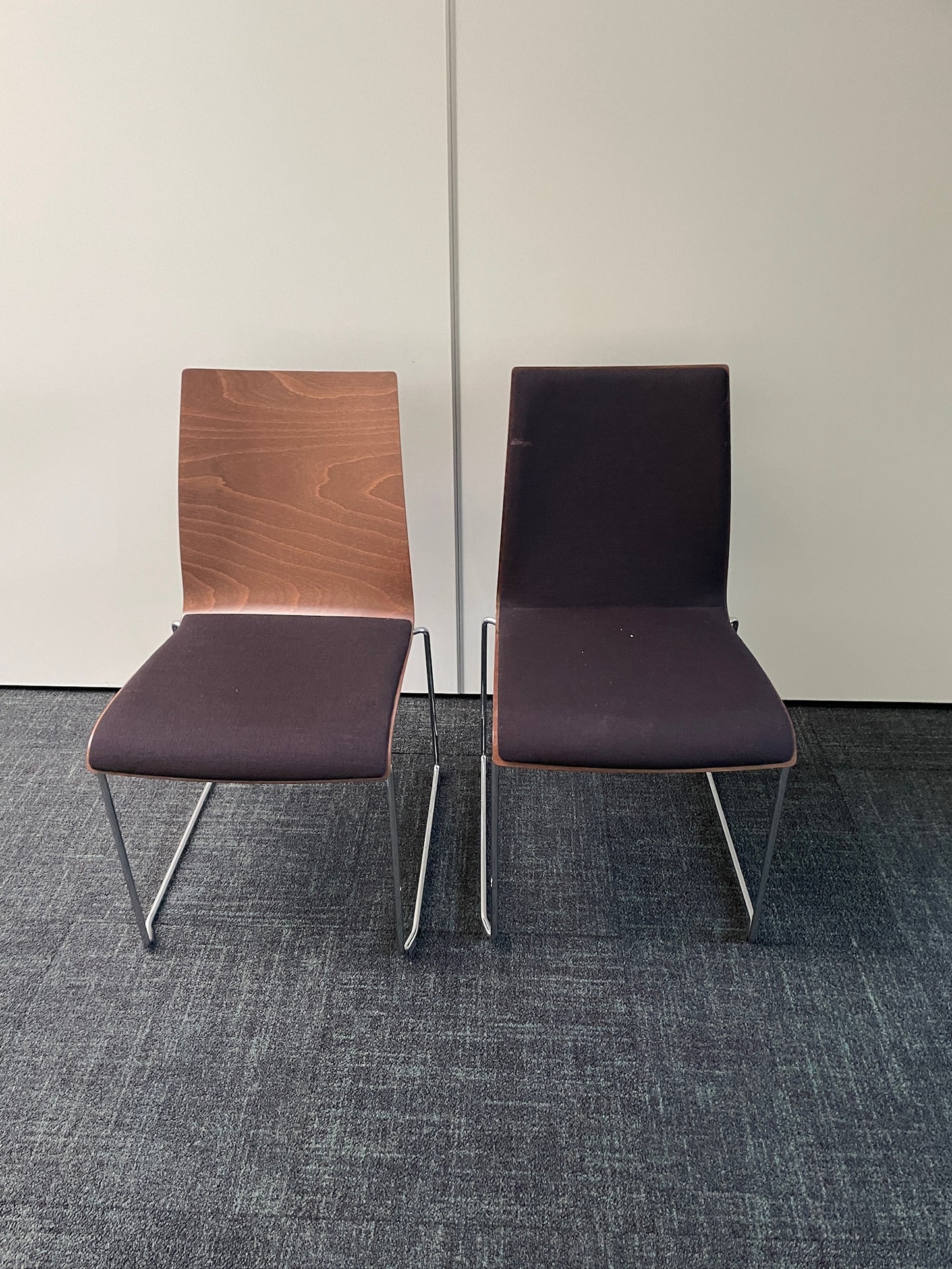 Fox møteromsstol fra Brunner, stablebar