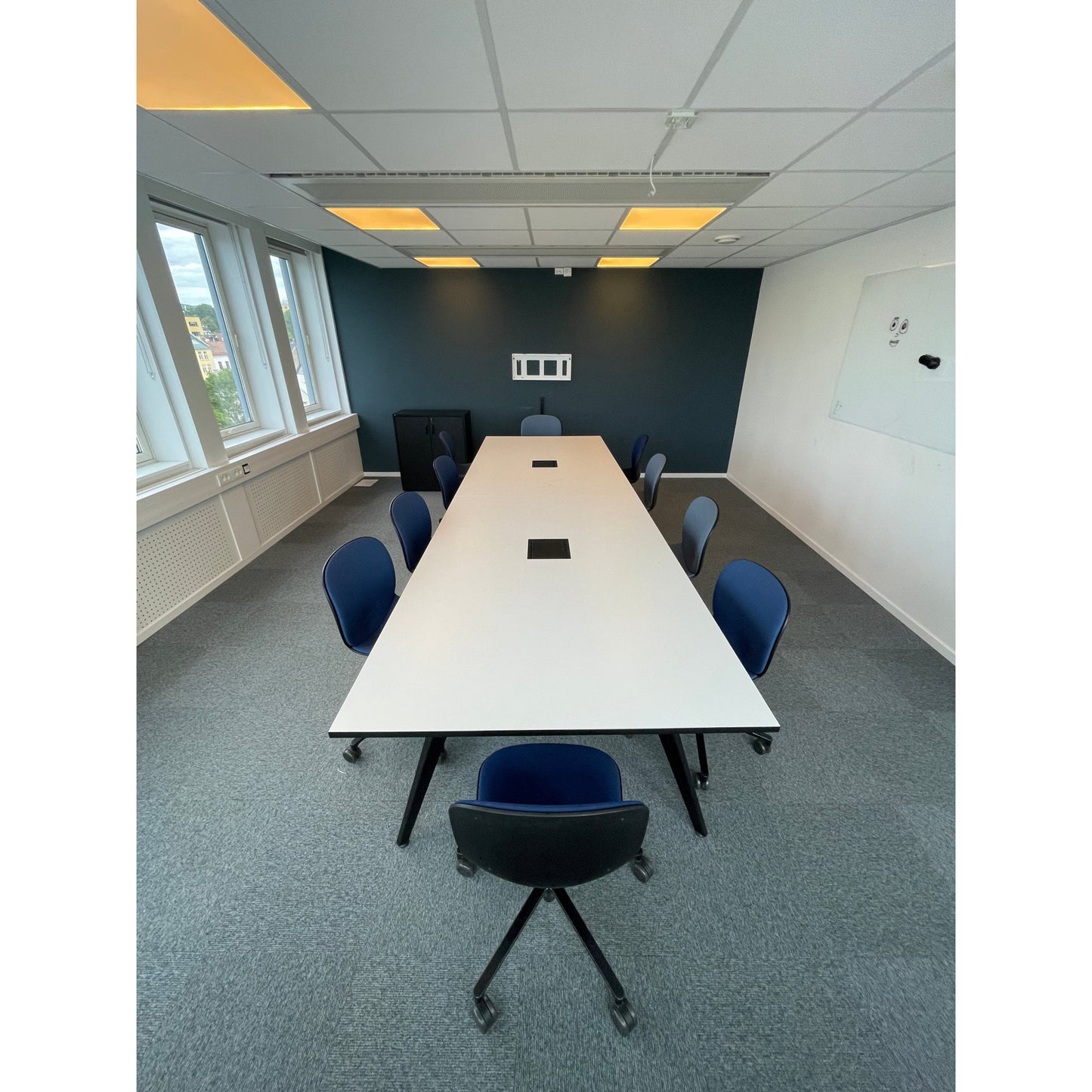 Møtebord fra Fora Form, hvit laminat, 380x120 cm