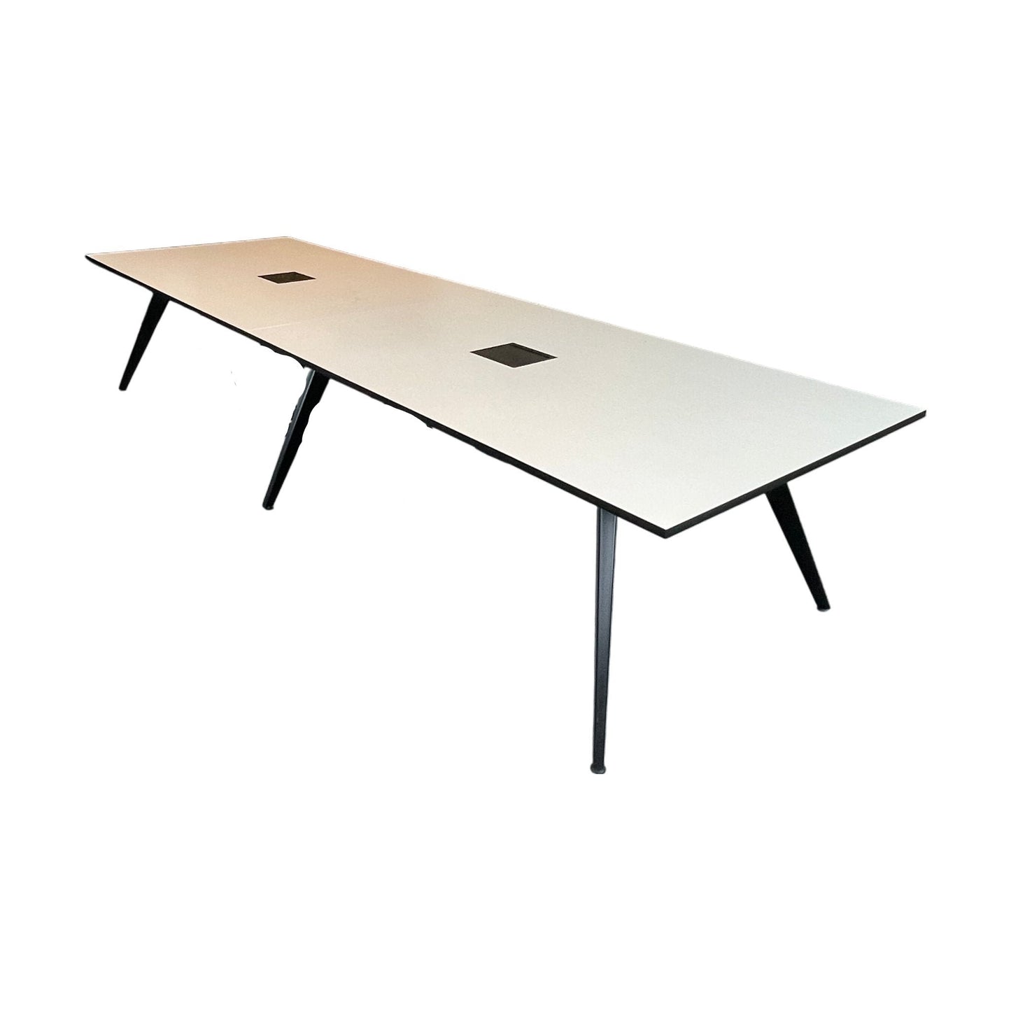 Møtebord fra Fora Form, hvit laminat, 380x120 cm