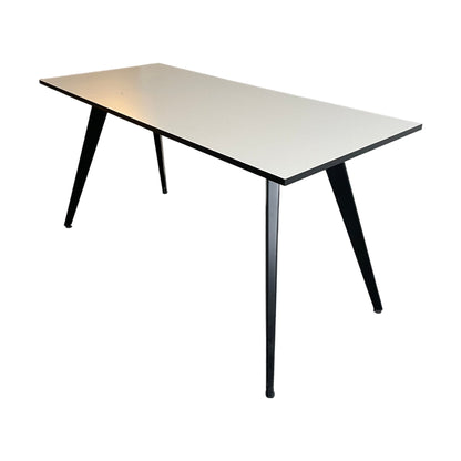 Hvitt barbord med sorte kryssbein, 180x80 cm