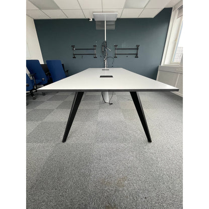 Møtebord fra Fora Form, hvit laminat, 300x120 cm