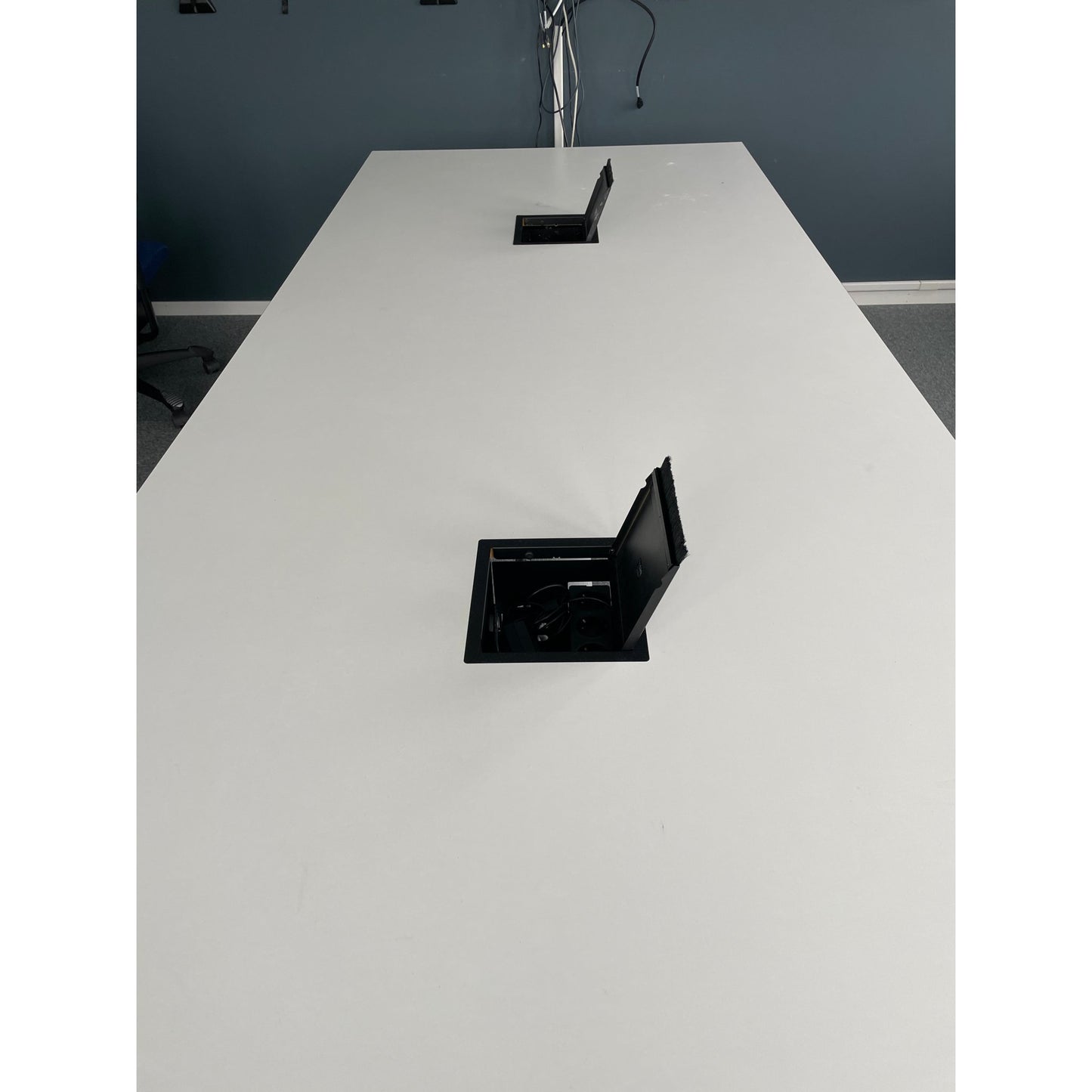 Møtebord fra Fora Form, hvit laminat, 300x120 cm