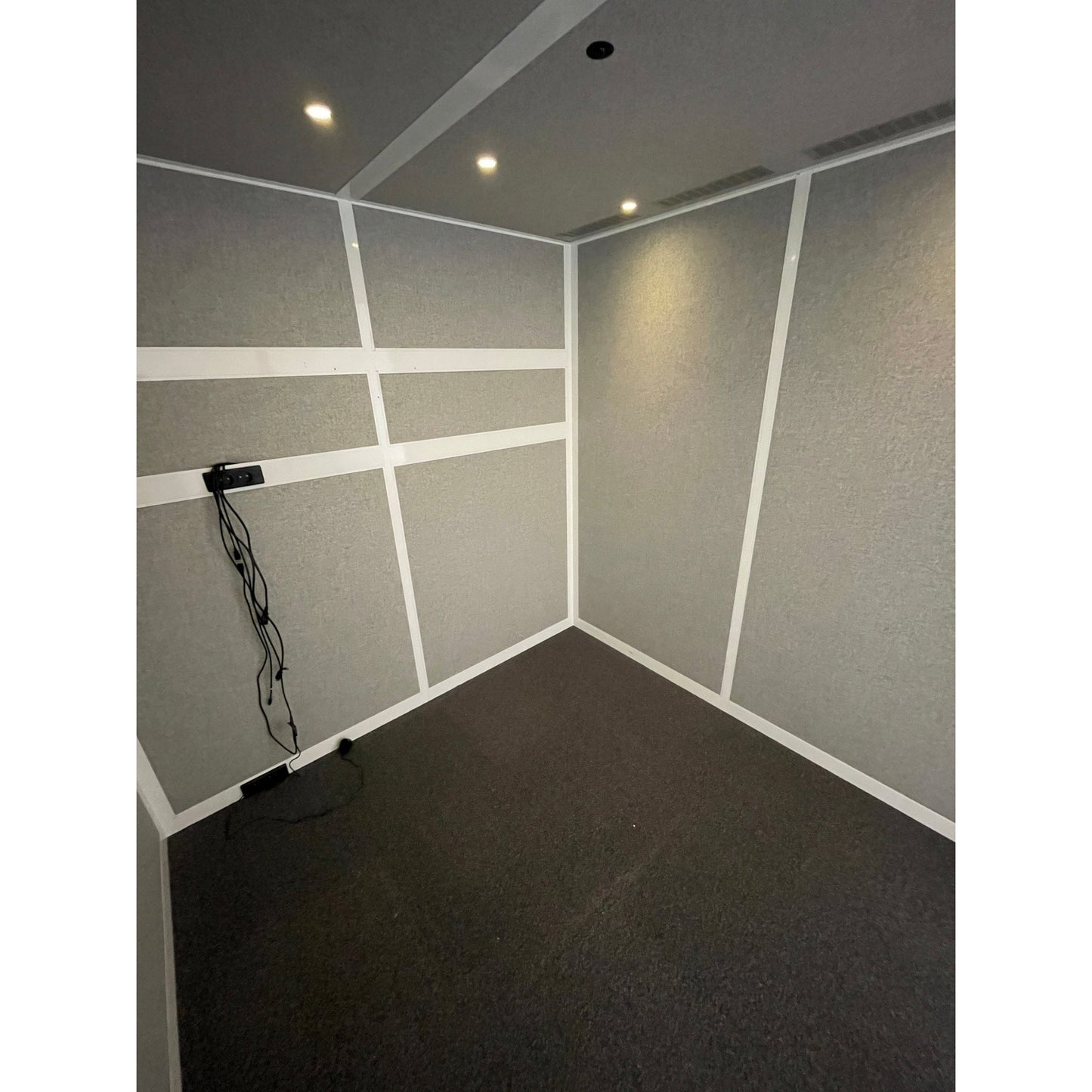 Abstracta Plenty Pod stillerom i hvit, Large (221,5 × 231,5 × 221,5 cm)