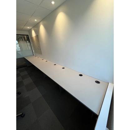 Arbeidspult for 4 pers fra Norengros, desktop linoleum, 470x70 cm