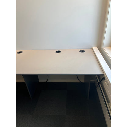 Arbeidspult for 4 pers fra Norengros, desktop linoleum, 470x70 cm