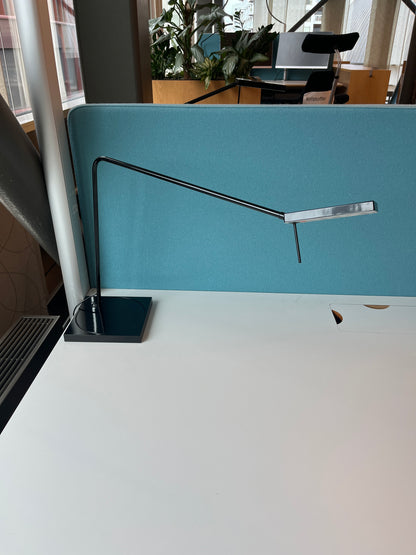 LUXO bordlampe Ninety T78 LED fra Glamox, sort