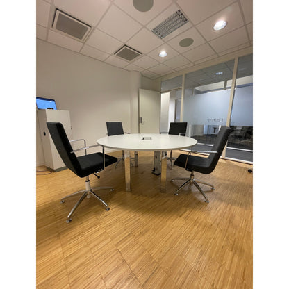 Rundt møtebord fra EFG, lys grå, 160x160 cm