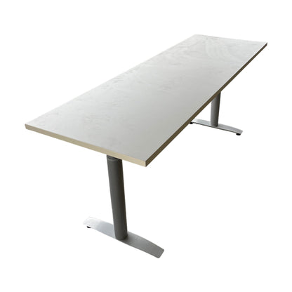 Møtebord fra Fora Form, justerbart, 180x60 cm