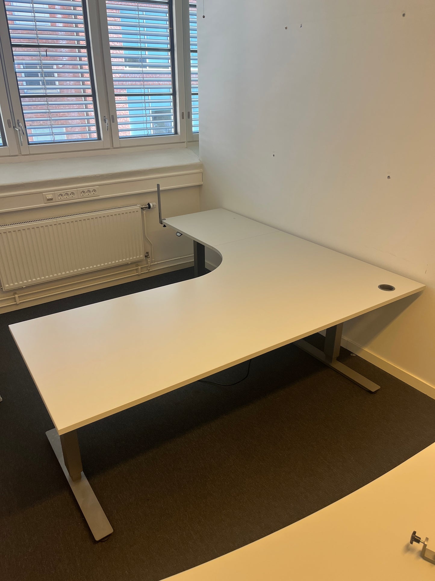 Hjørneskrivebord EFG