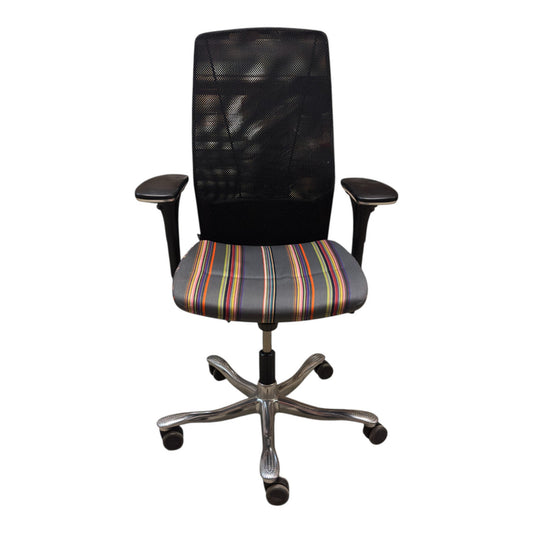 Kontorstol fra Kinnarps 5000, stripete