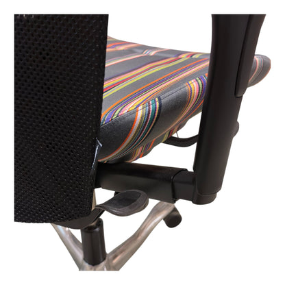 Kontorstol fra Kinnarps 5000, stripete