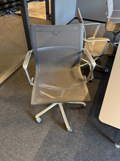 ICF møteromsstol, svart mesh, svingbar med hjul