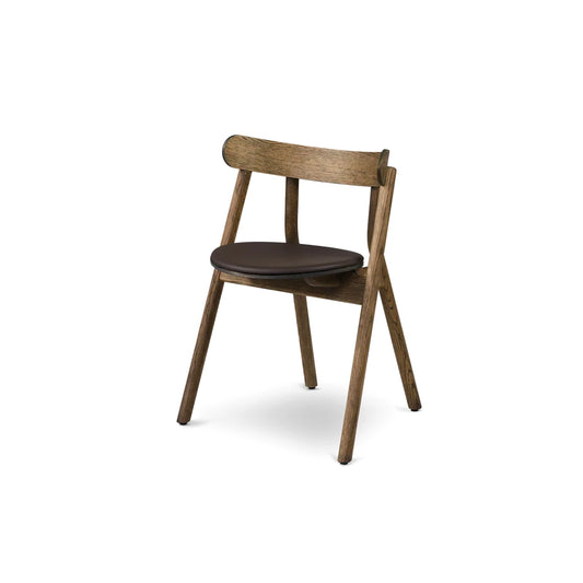 Oaki spisestol fra Northern, røkt eik, brun