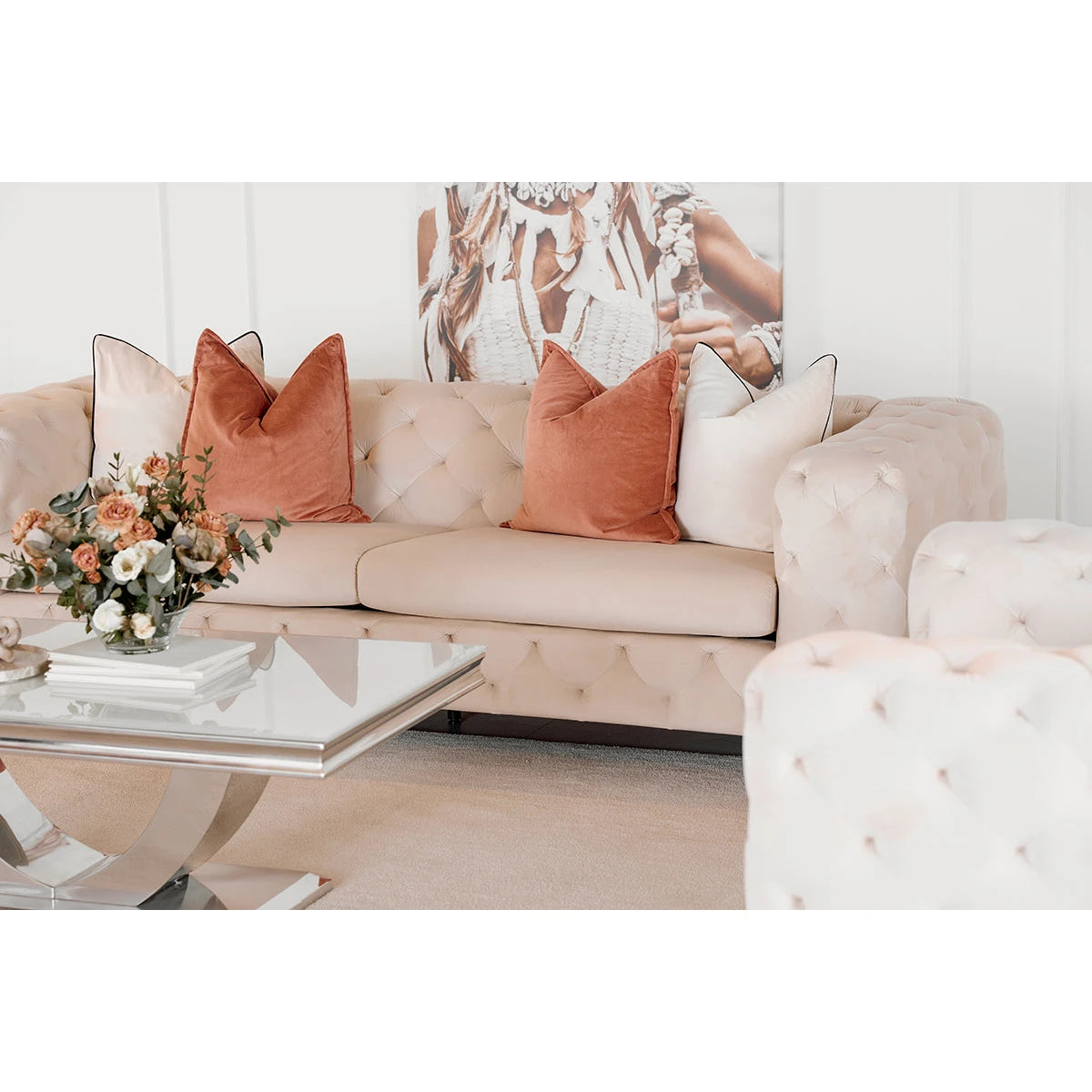 Bella sofagruppe fra A-Møbler, 3+1+1-seter i lys beige velur