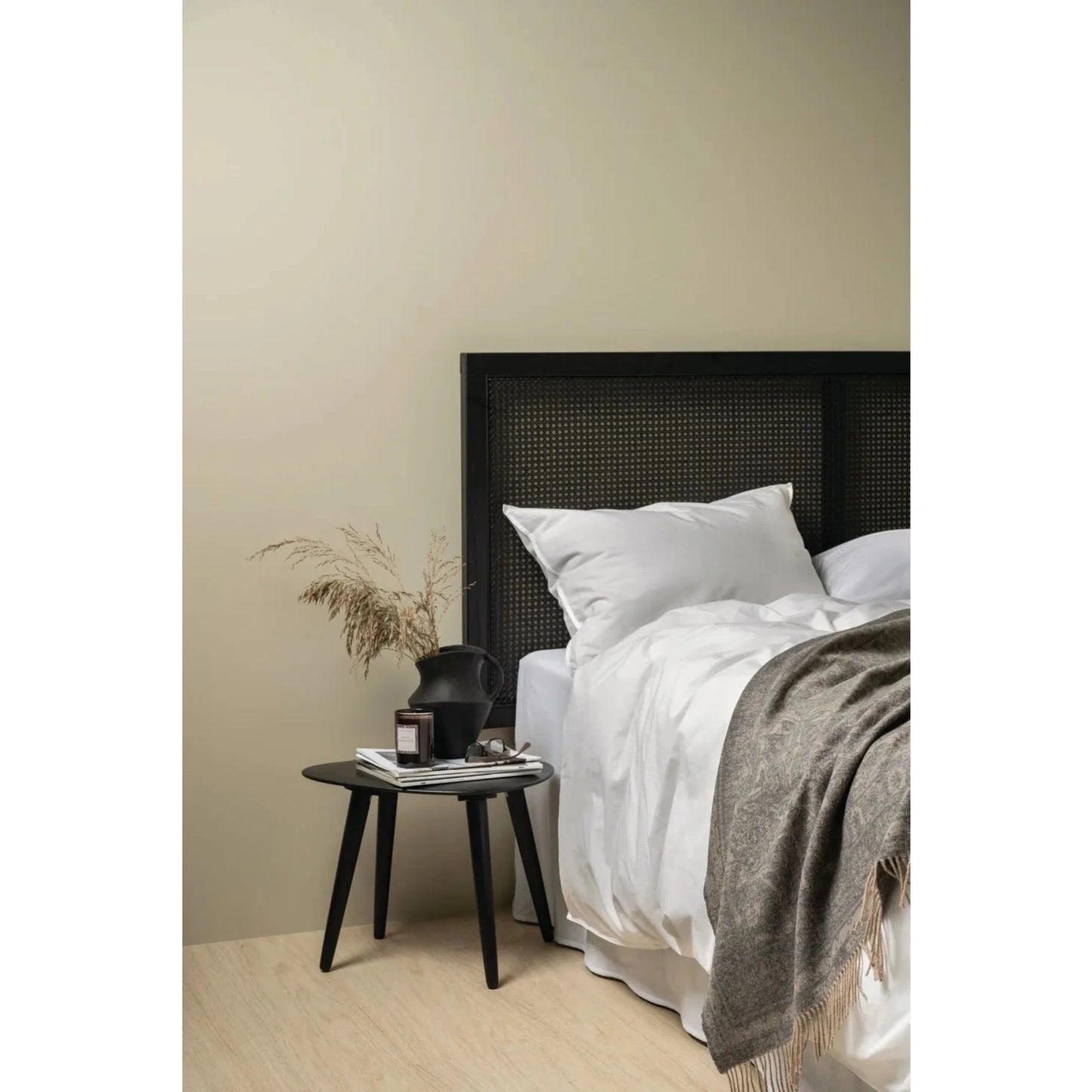 Rattan Sengegavl i sort rotting – 180 x 120 cm