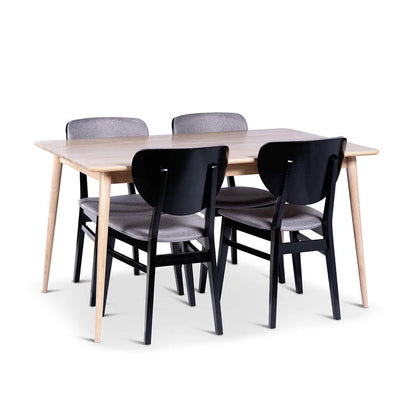 Alborg spisebord fra A-Møbler, 140x90 cm, massiv eik