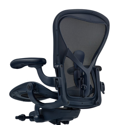 Aeron Remastered kontorstol fra Herman Miller, Nightfall – str. B
