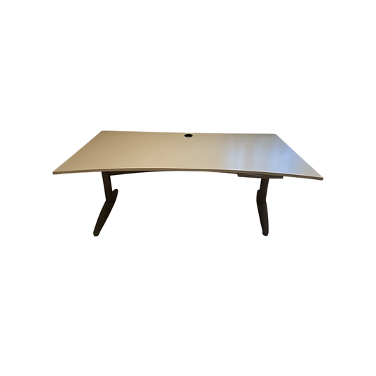 (200x90) EFG el hev/senk skrivebord i lys grå, buet bordplate