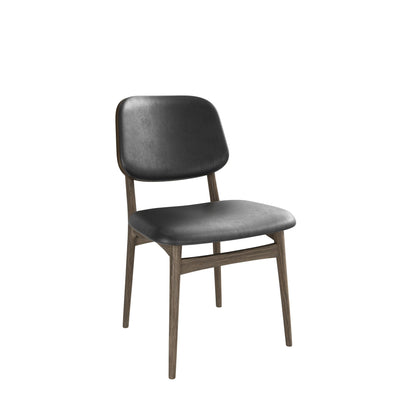 Carl spisestol fra A-Møbler, eik og sort skinn