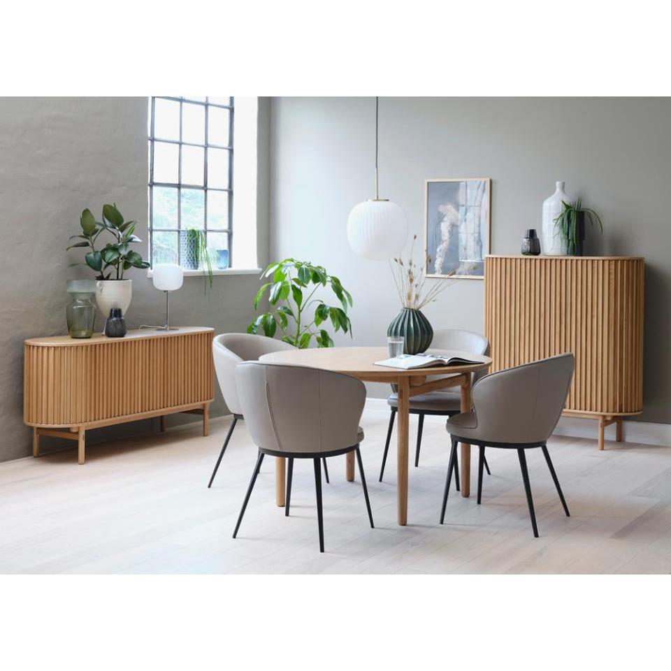 Carno spisebord fra A-Møbler, 120x120 cm, eik