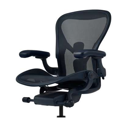 Aeron Remastered kontorstol fra Herman Miller, Nightfall – str. B