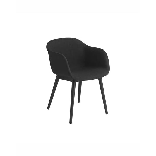 Fiber Armchair fra Muuto, kvadratisk tekstil i grågrønn