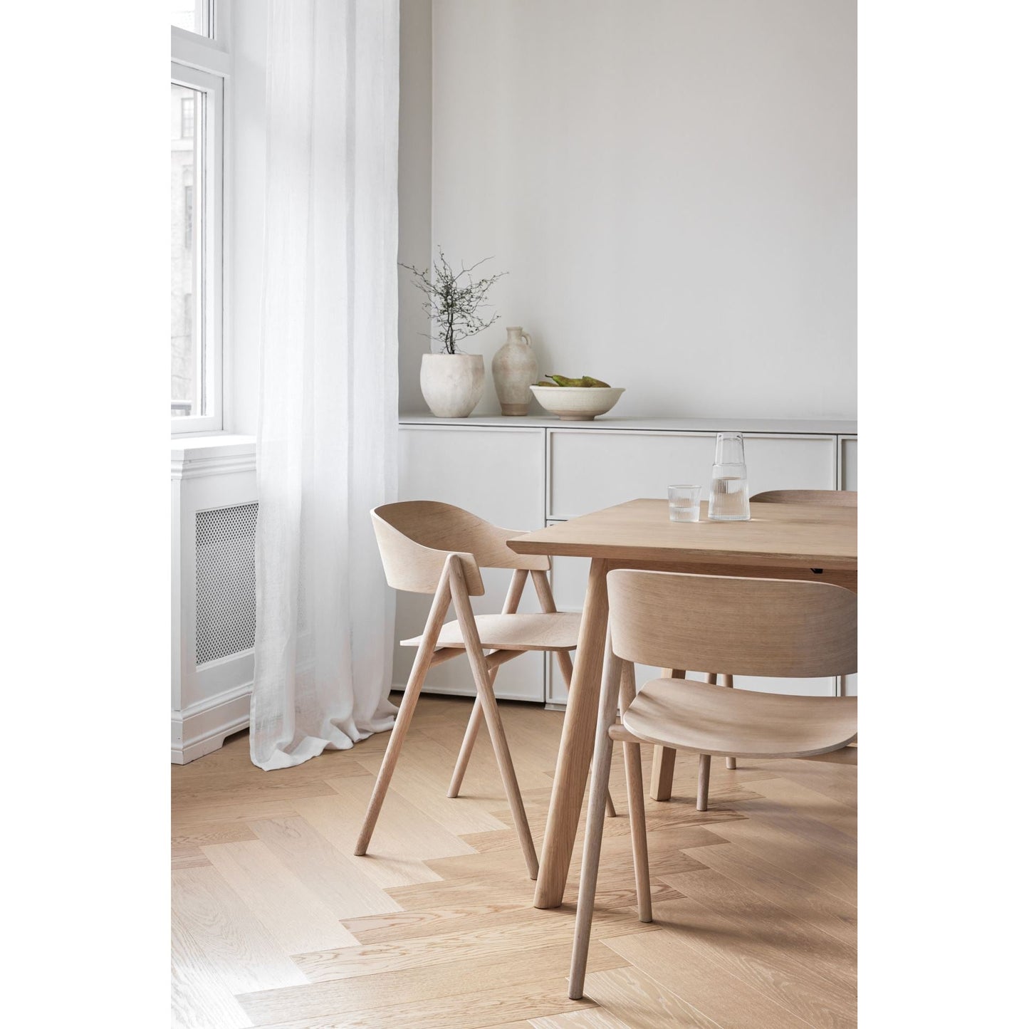 Nora spisebord fra Kid, 100x200 cm, eikefiner