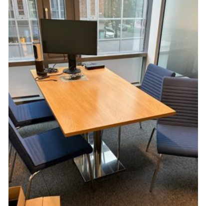 Trefarget møtebord fra Pedrali, 140x80 cm