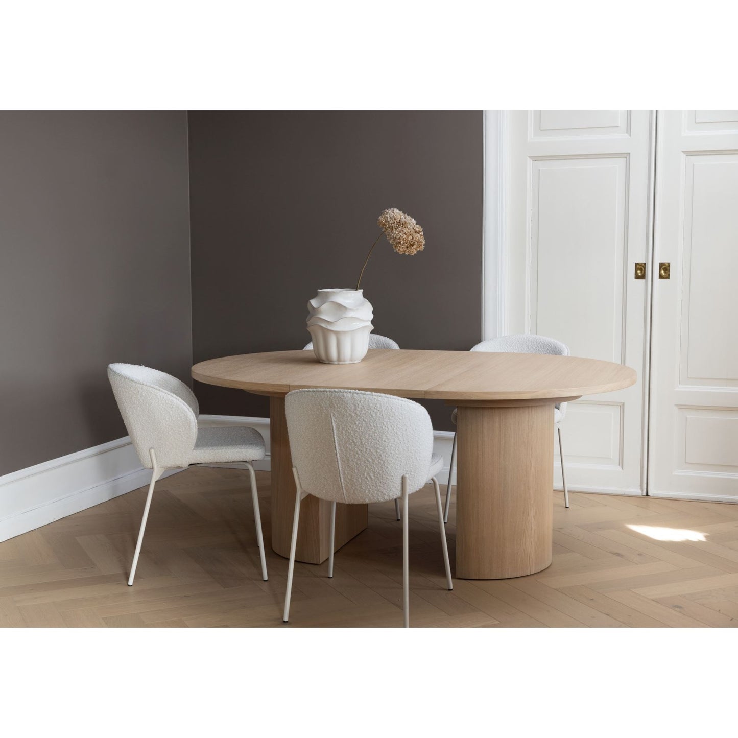 Mie spisebord fra Kid, 127x100 cm, natur