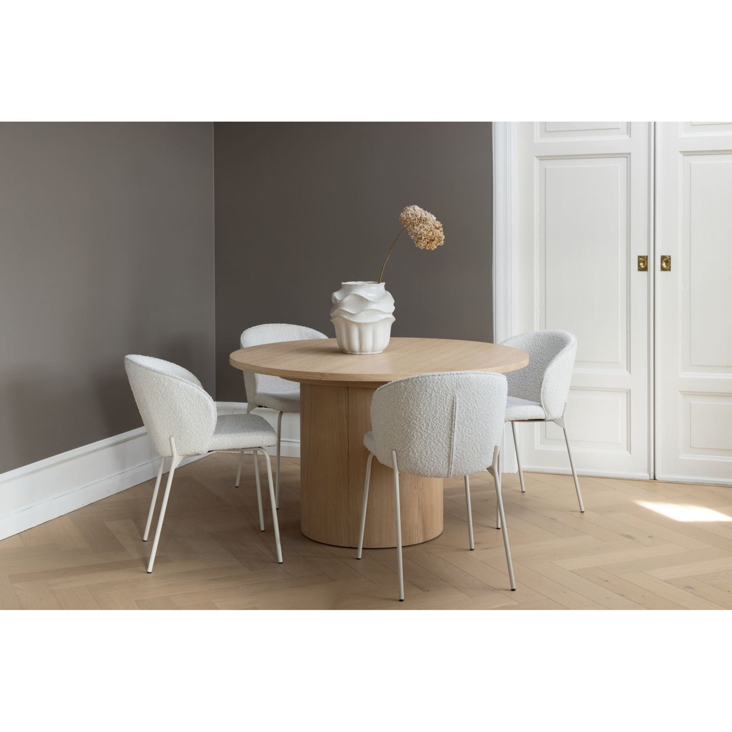 Mie spisebord fra Kid, 127x100 cm, natur