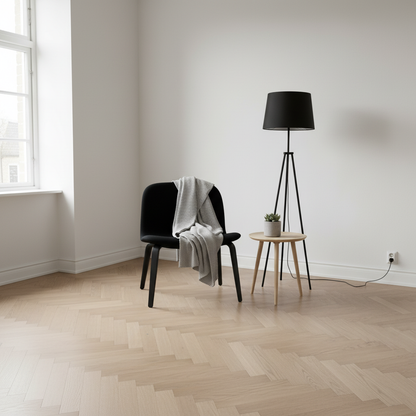 Visu Lenestol fra Muuto i svart