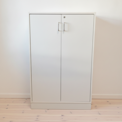 (80x40x127) Svenheim skap i hvit