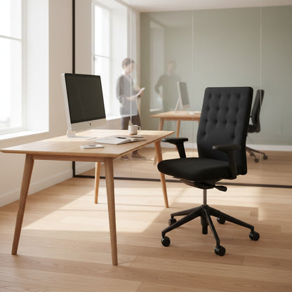ID Trim kontorstol fra Vitra i svart, justerbare armlener