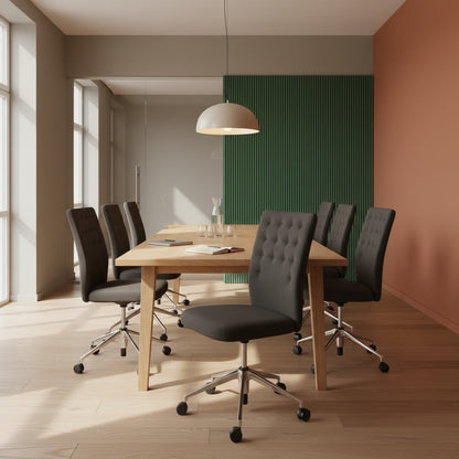 ID Trim konferansestol fra Vitra i svart, knappeforsynt rygg