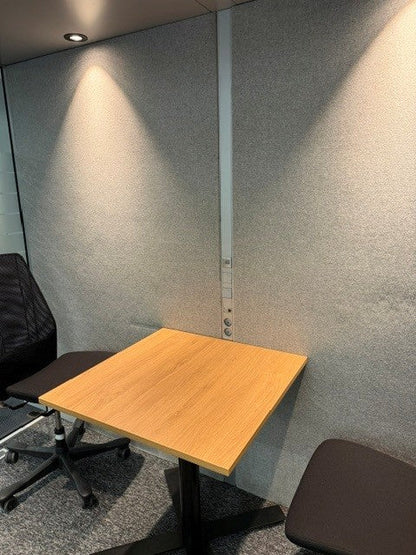 Work stillerom (pod) fra QuietPod i sølv, glassdør