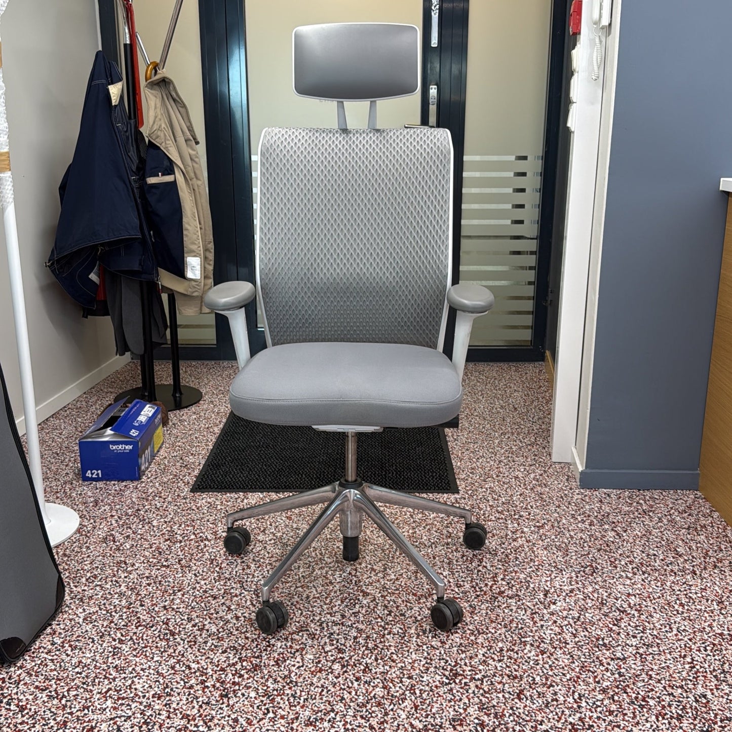 ID Mesh kontorstol fra Vitra i grå