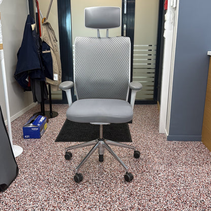 ID Mesh kontorstol fra Vitra i grå