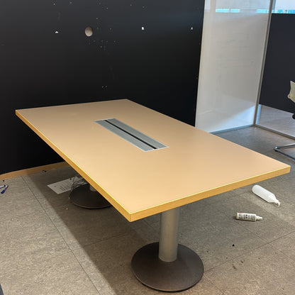 (180x100) konferansebord i brun, kabelluke